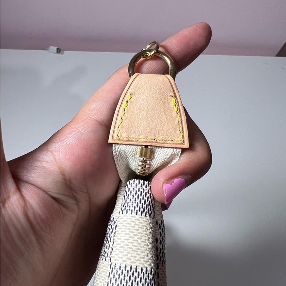 ❣️❣️❣️SOLD on FB❣️❣️❣️ Mini Pochette DA - Picture 2 of 9